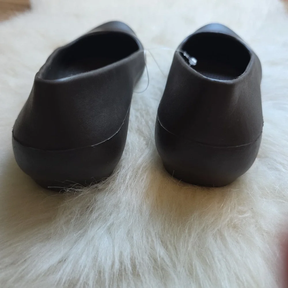 Croc's Women's Ballet Flat Shoe‎ Size 7 Brown Closed Toe Comfort